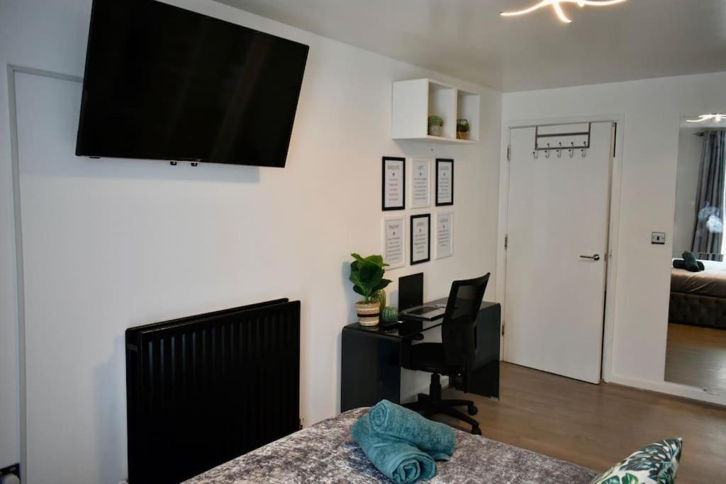 Tottenham Hotspurs Stays At The Gascoigne Suite Лондон Экстерьер фото