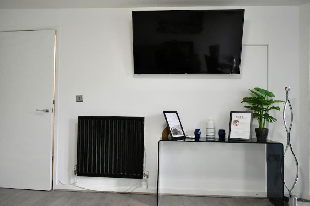Tottenham Hotspurs Stays At The Gascoigne Suite Лондон Экстерьер фото