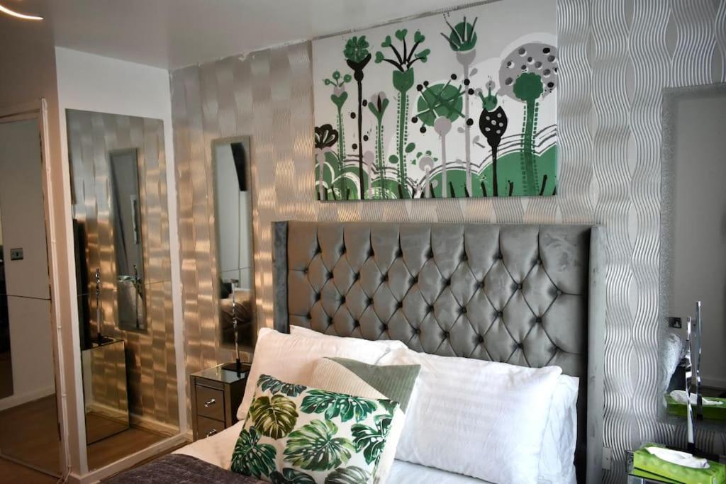 Tottenham Hotspurs Stays At The Gascoigne Suite Лондон Экстерьер фото